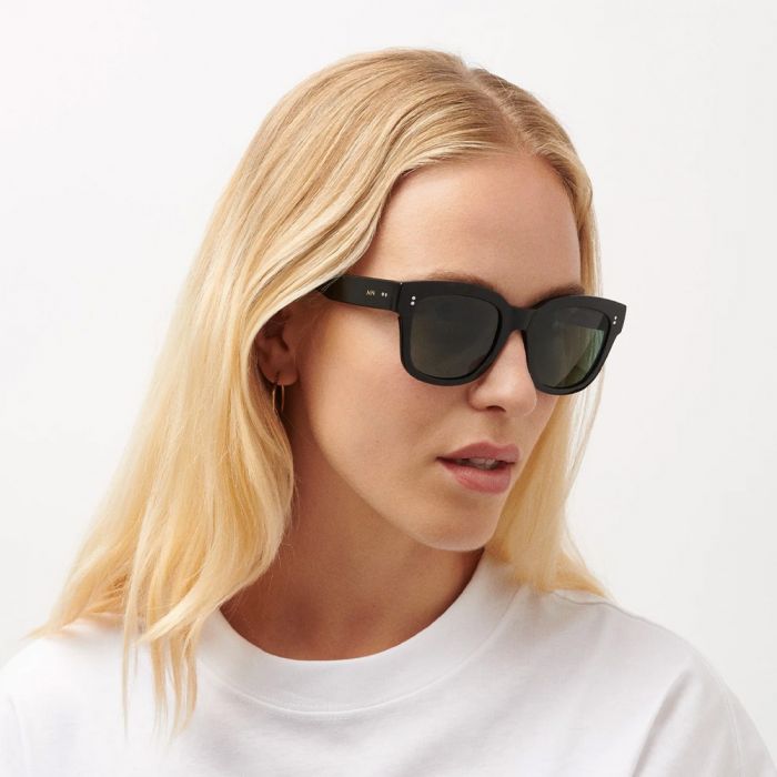 MessyWeekend Liv Sunglasses - Black